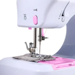 Elektrische Nähmaschine Tragbar Mini-Nähmaschine 2 Geschwindigkeit Mini Reisenähmaschine Nähen Maschine Doppelgewinde Foot Pedal Fusspedal Retoo -Kaufland Verkäufe 01f51380f801c95feec0fe61dd3a3e4b
