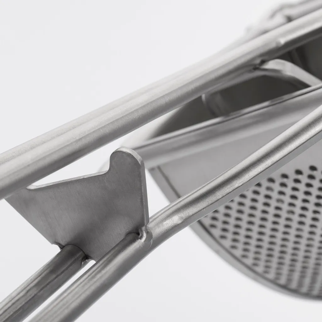 Westmark Kartoffelpresse, Mit Rund-Lochung, Rostfreier Edelstahl, Länge: 30 Cm, Triangel, Silber, 61262260 11 Westmark Kartoffelpresse, Mit Rund-Lochung, Rostfreier Edelstahl, Länge: 30 Cm, Triangel, Silber, 61262260 – Bild 9