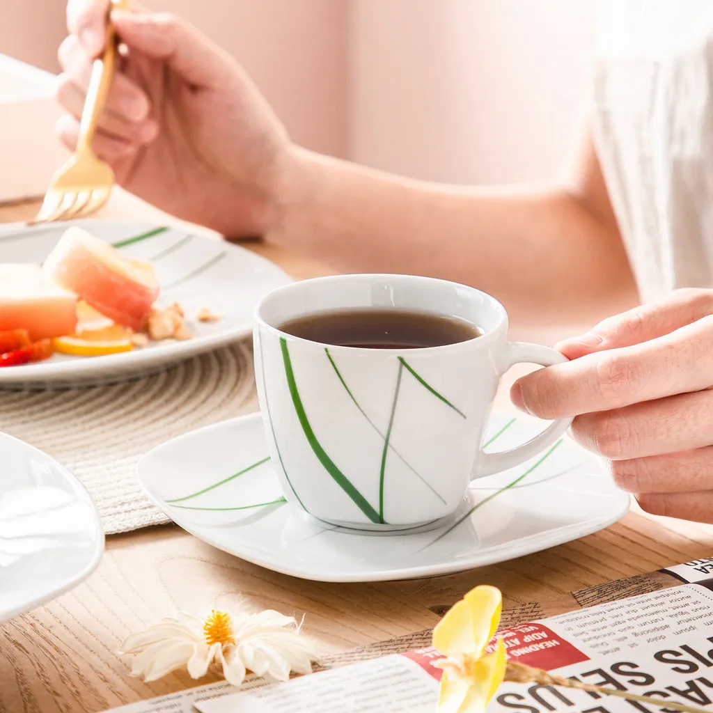 VEWEET Porzellan Tafelservice 'Aviva' 100-teilig Set, Kombiservice Mit Dessertteller, Speiseteller, Suppenteller, Müslischalen, Kaffeebecher, Kaffeetassen Set, Eierbecher, Milch- Und Zuckerset 8 VEWEET Porzellan Tafelservice 'Aviva' 100-teilig Set, Kombiservice Mit Dessertteller, Speiseteller, Suppenteller, Müslischalen, Kaffeebecher, Kaffeetassen Set, Eierbecher, Milch- Und Zuckerset – Bild 6