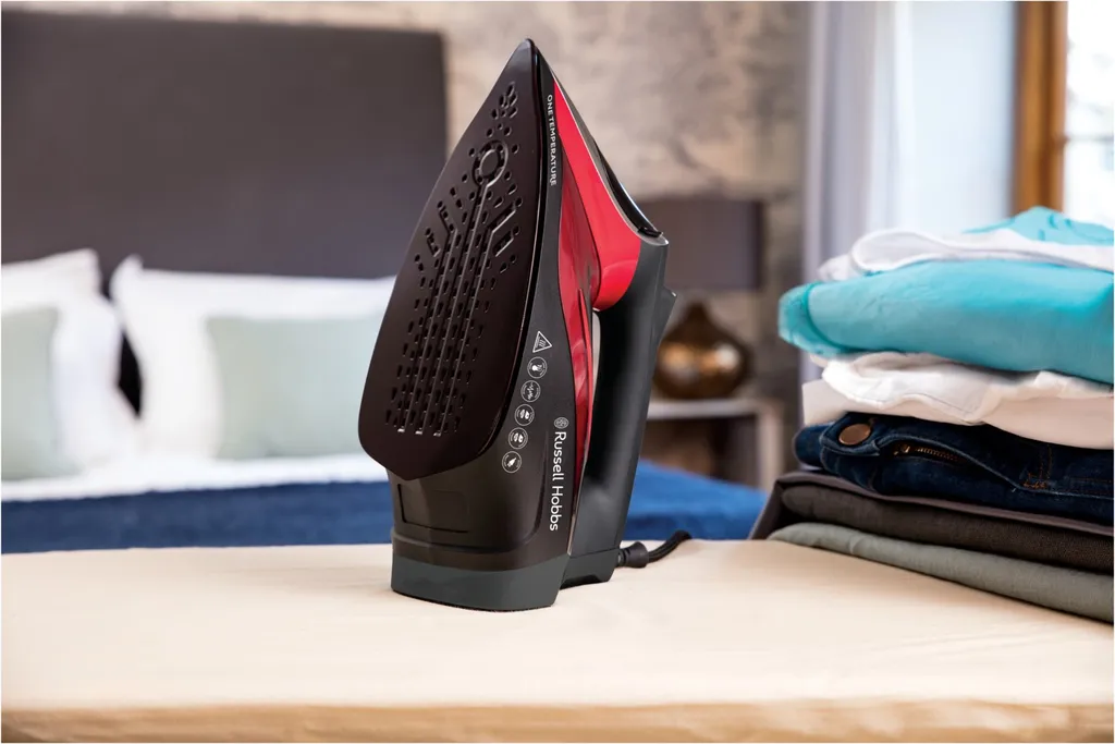 Russell Hobbs 25090-56 Dampfbügeleisen 2600 W 350 Ml Vertikaldampf Tropf-Stopp 8 Russell Hobbs 25090-56 Dampfbügeleisen 2600 W 350 Ml Vertikaldampf Tropf-Stopp – Bild 6