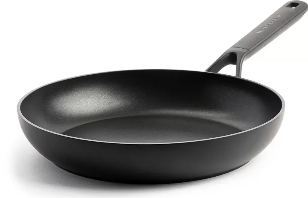 KitchenAid Classic CC003293-001 Bratpfanne, 28 Cm Max. Durchmesser, Aluminium, Induktionsherd-geeignet, Antihaftbeschichtung 3 KitchenAid Classic CC003293-001 Bratpfanne, 28 Cm Max. Durchmesser, Aluminium, Induktionsherd-geeignet, Antihaftbeschichtung