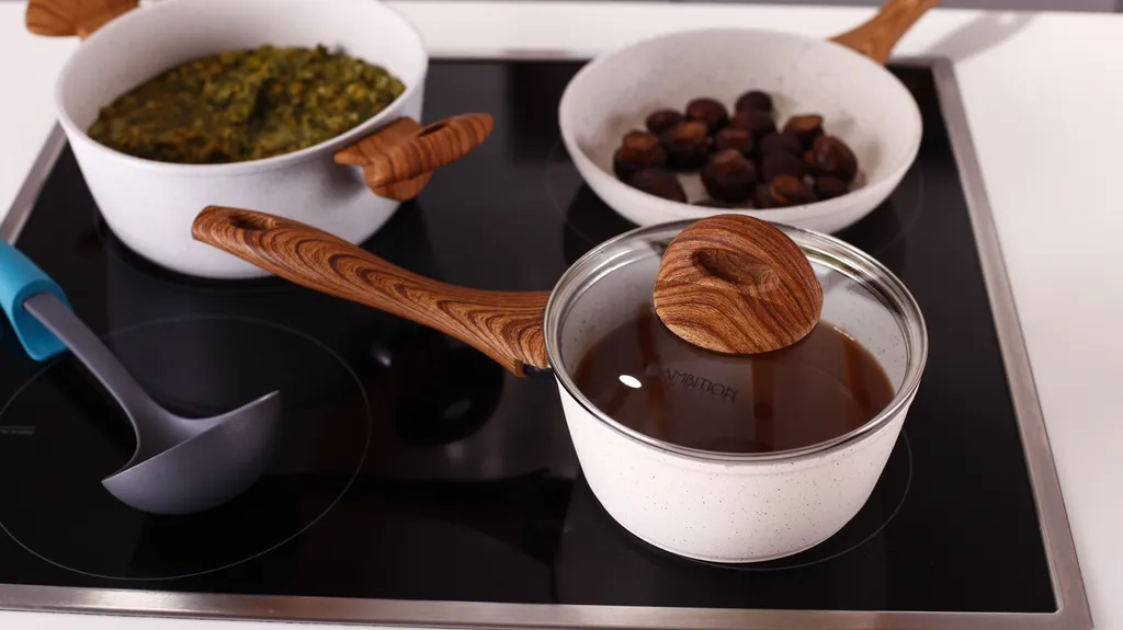 Ambition Nature Topf Mit Deckel 16cm 1200 Ml Aluminium Mehrschichtboden Braun Ecru Pfluon Cookmark (PTFE) Induktionsgeeignet 6 Ambition Nature Topf Mit Deckel 16cm 1200 Ml Aluminium Mehrschichtboden Braun Ecru Pfluon Cookmark (PTFE) Induktionsgeeignet – Bild 4