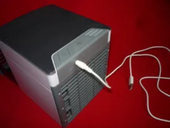 Mini Luftkühler Air Cooler Tisch-Ventilator Mit Befeuchtung Version 2 13 Mini Luftkühler Air Cooler Tisch-Ventilator Mit Befeuchtung Version 2 -Kaufland Verkäufe 1d351a4c5f9b06d3fa2d987e807727fb