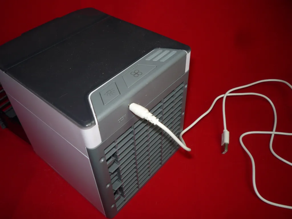 Mini Luftkühler Air Cooler Tisch-Ventilator Mit Befeuchtung Version 2 6 Mini Luftkühler Air Cooler Tisch-Ventilator Mit Befeuchtung Version 2 – Bild 4