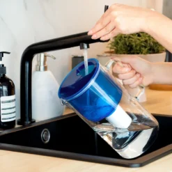 Wessper AquaClassic Set Besteht Aus: Kristalline 2,5l Glaskanne In Bleu Und 10x Filterpatronen 10 Wessper AquaClassic Set Besteht Aus: Kristalline 2,5l Glaskanne In Bleu Und 10x Filterpatronen -Kaufland Verkäufe 235a27040d6160b0d73dfb09913e7690