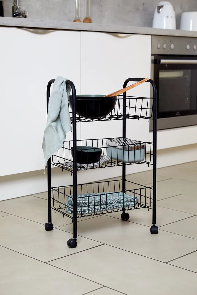 Wenko Rollwagen Florenz Mit 3 Ablagen Schwarz 5 Wenko Rollwagen Florenz Mit 3 Ablagen Schwarz – Bild 3