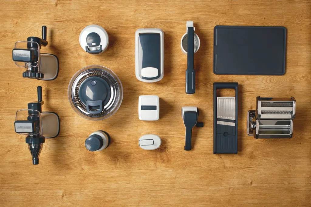 Fackelmann Zwiebelhacker Easyprepare, Hochwertiger Zwiebel-, Gemüse- Und Kräuterhacker Mit Durchsichtigem Auffangbehälter, Sicherer Halt Durch Anti-Rutsch-Füße (Farbe: Weiß / Blau-Grau) 10 Fackelmann Zwiebelhacker Easyprepare, Hochwertiger Zwiebel-, Gemüse- Und Kräuterhacker Mit Durchsichtigem Auffangbehälter, Sicherer Halt Durch Anti-Rutsch-Füße (Farbe: Weiß / Blau-Grau) – Bild 8