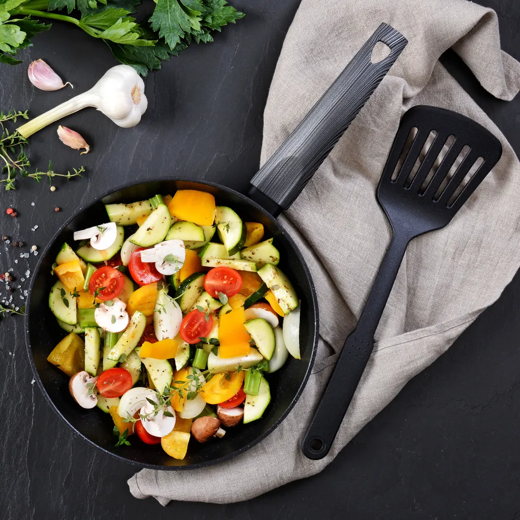 GRÄWE Aluminium-Pfannenset, Ø 20 Cm, Ø 24 Cm, Ø 28 Cm, Beschichtet, 3-teilig, Inkl. Pfannenwender 9 GRÄWE Aluminium-Pfannenset, Ø 20 Cm, Ø 24 Cm, Ø 28 Cm, Beschichtet, 3-teilig, Inkl. Pfannenwender – Bild 7