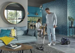 Rowenta RO7690 Silence Force Cyclonic Animal | Beutelloser Staubsauger | Vacuum-Cleaner | Sehr Leise | 2,5L Staubvolumen | Tierhaare | Auto | Schwarz/Blau -Kaufland Verkäufe 552b9fb4d1bb6da2c1760a4e8ed20355