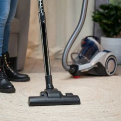 Dirt Devil Staubsauger Ohne Beutel - DD2504 - 700W - HEPA 12 Filter - 9M Reichweite - Mit Combibrush, Versenkter Bürste Und Parkettbürste - 4,9KG - Staubsammelbox 2,7L - Weiß -Kaufland Verkäufe 5ac86a78d377d4225b9b5f2ce773d27c