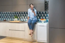 Candy CDPH 2L949W Freistehender Geschirrspüler, Weiß, 44,8 Cm Breite, 9 Maßgedecke, 4 Temperatureinstellungen, 5 Programme, , 9 Liter/Programm, 75 KWh/100 Zyklen, 49 DB, Startzeitvorwahl -Kaufland Verkäufe 620c7218c3c58144001191474123f88e