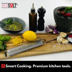 REDSALT® Premium Zester Edelstahl Reibe Mit Holzgriff | Rasiermesserscharfe Klinge | Küchenreibe Für Zitrone Ingwer Muskatnuss | Parmesanreibe Ingwerreibe Zitronenreibe Käsereibe 14 REDSALT® Premium Zester Edelstahl Reibe Mit Holzgriff | Rasiermesserscharfe Klinge | Küchenreibe Für Zitrone Ingwer Muskatnuss | Parmesanreibe Ingwerreibe Zitronenreibe Käsereibe -Kaufland Verkäufe 70f4868207bca1209b7f1a957e8c6ea1