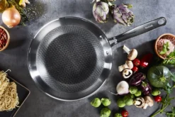 Tefal ETERNAL MESH Pfannenset °24/28cm + WOK °28cm Mit Glasdeckel + Ingenio Pfannenwender 9 Tefal ETERNAL MESH Pfannenset °24/28cm + WOK °28cm Mit Glasdeckel + Ingenio Pfannenwender -Kaufland Verkäufe 8653a1a6b995170d9fbcb2ac788597cd