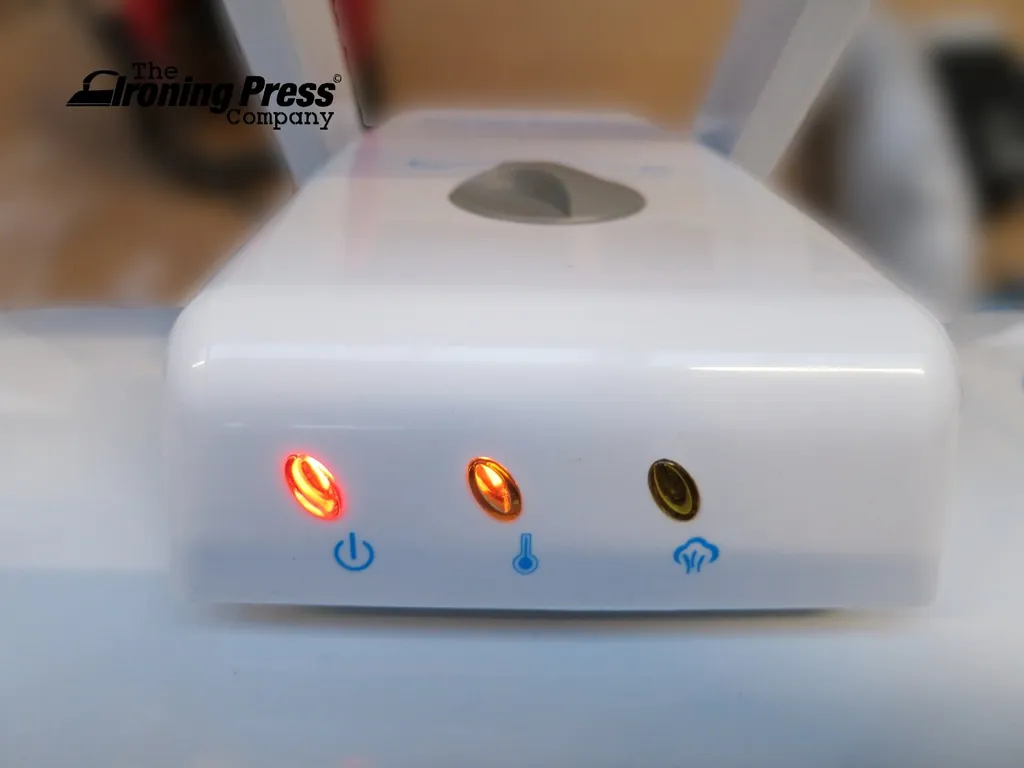 Dampfbügelpresse Professionelle Mit 38 Dampfdüsen (Leistungsstarke Dampfstrahlen) & Höhenverstellbaren Ständer Von Speedypress - Kompakt Größe - 55cm Y 22cm; 1.350watt (+ Ersatzabdeckung & Schaumstoff-Unterfilz UVP 45,00 € + Weiteres Zubehör GRATIS) 13 Dampfbügelpresse Professionelle Mit 38 Dampfdüsen (Leistungsstarke Dampfstrahlen) & Höhenverstellbaren Ständer Von Speedypress - Kompakt Größe - 55cm Y 22cm; 1.350watt (+ Ersatzabdeckung & Schaumstoff-Unterfilz UVP 45,00 € + Weiteres Zubehör GRATIS) – Bild 11