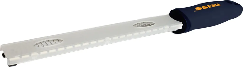 Deiss PRO Käsereibe - Parmesankäse, Zitrone, Ingwer, Knoblauch, Muskatnuss, Schokolade, Gemüse, Früchte - Rasiermesserscharfe, Edelstahlklinge, Breit, Spülmaschinenfest Zester 9 Deiss PRO Käsereibe - Parmesankäse, Zitrone, Ingwer, Knoblauch, Muskatnuss, Schokolade, Gemüse, Früchte - Rasiermesserscharfe, Edelstahlklinge, Breit, Spülmaschinenfest Zester – Bild 7