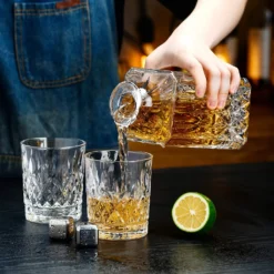 Amisglass Whiskey Karaffe Mit 2 Gläsern, Whiskey Set, 3-teilig, Whisky Dekanter 700ml Und Whisky Gläser 300ml 2 Stück, Kristallgläser & Longdrinkgläser -Kaufland Verkäufe 9000a421021c5b8d73cdc442948d944c