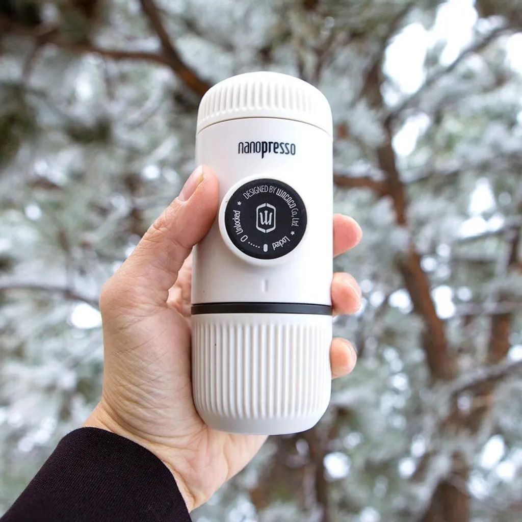 WACACO Nanopresso Tragbare Espressomaschine, Mit Nanopresso-Etui, Upgrade-Version Von Minipresso, Reisekaffeemaschine, Kaffee-To-Go, Manuell Betrieben, Weiß, Nachhaltig 4 WACACO Nanopresso Tragbare Espressomaschine, Mit Nanopresso-Etui, Upgrade-Version Von Minipresso, Reisekaffeemaschine, Kaffee-To-Go, Manuell Betrieben, Weiß, Nachhaltig – Bild 2