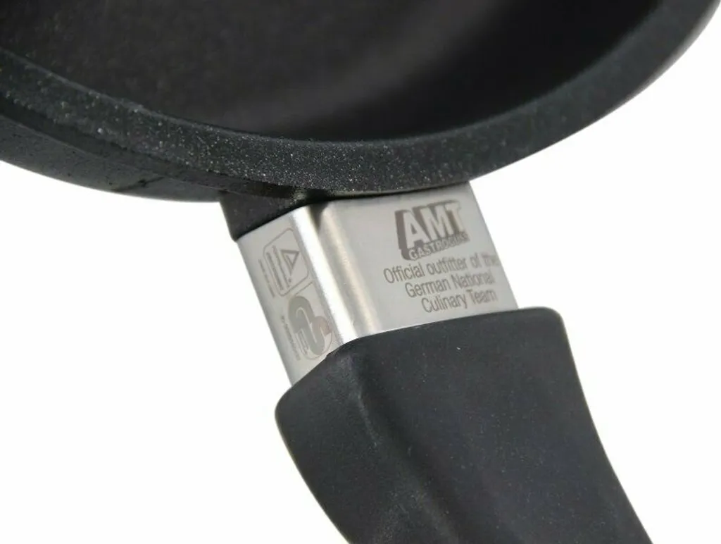 AMT Gastroguss I-528 Bratpfanne, 28 Cm Max. Durchmesser, Gusseisen/Gussaluminium, Induktionsherd-geeignet, Antihaftbeschichtung 15 AMT Gastroguss I-528 Bratpfanne, 28 Cm Max. Durchmesser, Gusseisen/Gussaluminium, Induktionsherd-geeignet, Antihaftbeschichtung – Bild 13