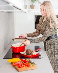 Daumonet Gusseisen-Bräter - Oval Ø 29 Cm - Kirschrot 15 Daumonet Gusseisen-Bräter - Oval Ø 29 Cm - Kirschrot -Kaufland Verkäufe b45136ca22a513edcd54a9f5245a44fe