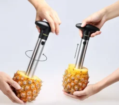 Deiss PRO Ananasschneider - 2 In 1 Edelstahl Ananasschneider & Schäler - Macht Die Perfekten Ananas Ringe Ohne Eine Sauerei - Spülmaschinenfest -Kaufland Verkäufe c2274a20acccc2df7ea186f716bbb08b