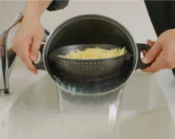 Genius World´s Greatest Pot | Topf Mit Siebeinsatz Ø 25 Cm | Set 3-tlg.; A24655 -Kaufland Verkäufe c6d842ba6a9f36444c1a5dd88c1137db