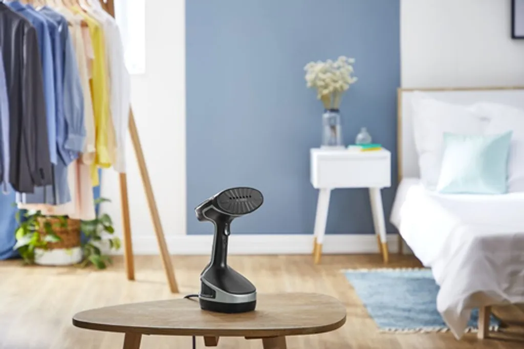 TEFAL Kleiderdampfer DT8270 Handheld, 2000 W, 0,19 L, 30 G/min, Schwarz 14 TEFAL Kleiderdampfer DT8270 Handheld, 2000 W, 0,19 L, 30 G/min, Schwarz – Bild 12