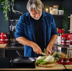 KitchenAid Classic CC003293-001 Bratpfanne, 28 Cm Max. Durchmesser, Aluminium, Induktionsherd-geeignet, Antihaftbeschichtung 16 KitchenAid Classic CC003293-001 Bratpfanne, 28 Cm Max. Durchmesser, Aluminium, Induktionsherd-geeignet, Antihaftbeschichtung -Kaufland Verkäufe d8722f176cfb50d14eabf41e825c3be7