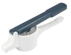 Fackelmann Spätzlepresse Easyprepare, Kortoffelpresse Mit 3 Austauschbaren Lochscheiben, Presse Mit 4 Verschiedenen Auflagehaken, Hochwetiger Kartoffelstampfer (Farbe: Weiß / Blau-Grau), 1 X 4 Teile 14 Fackelmann Spätzlepresse Easyprepare, Kortoffelpresse Mit 3 Austauschbaren Lochscheiben, Presse Mit 4 Verschiedenen Auflagehaken, Hochwetiger Kartoffelstampfer (Farbe: Weiß / Blau-Grau), 1 X 4 Teile -Kaufland Verkäufe da681e601bdf08d3f74110551c029c3b