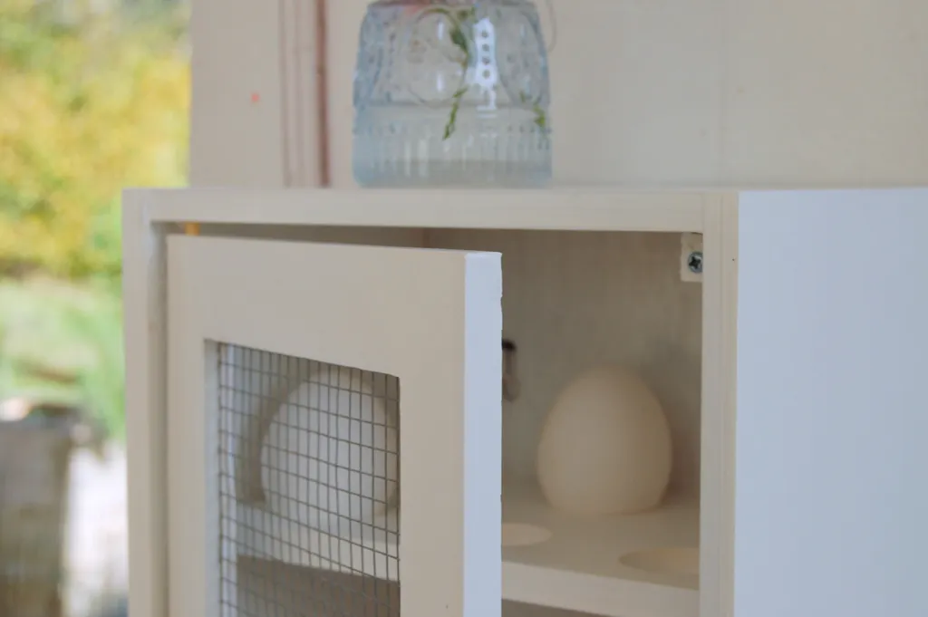 Landhaus Eierschrank DOTTIE Eierschränkchen Im Shabby Chic 12 Eier 5 Landhaus Eierschrank DOTTIE Eierschränkchen Im Shabby Chic 12 Eier – Bild 3
