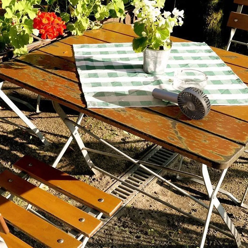 Goobay Tragbarer Handventilator Mit Standfuß - Geräuschlos, Wiederaufladbar - Mit Akku (2000mAh) Und Ladekabel, Schwarz 13 Goobay Tragbarer Handventilator Mit Standfuß - Geräuschlos, Wiederaufladbar - Mit Akku (2000mAh) Und Ladekabel, Schwarz – Bild 11