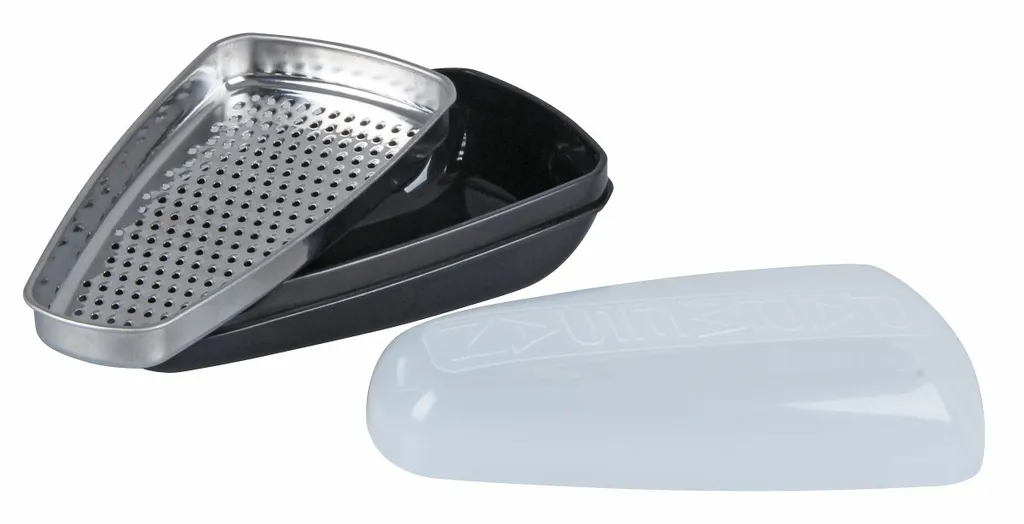 Fackelmann Parmesanreibe- Und Frischebox, Parmesanhobel, Käsereibe Mit Servier-Behälter (Farbe: Transparent/Grau), Menge: 1 Stück 9 Fackelmann Parmesanreibe- Und Frischebox, Parmesanhobel, Käsereibe Mit Servier-Behälter (Farbe: Transparent/Grau), Menge: 1 Stück – Bild 7