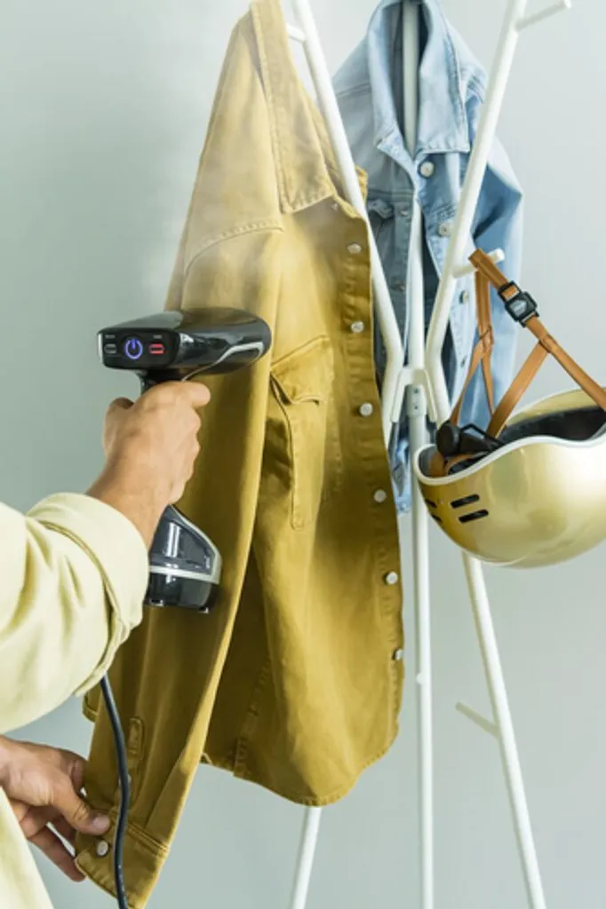 TEFAL Kleiderdampfer DT8270 Handheld, 2000 W, 0,19 L, 30 G/min, Schwarz 12 TEFAL Kleiderdampfer DT8270 Handheld, 2000 W, 0,19 L, 30 G/min, Schwarz – Bild 10